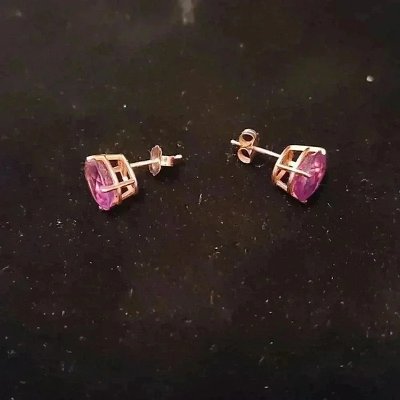 14k Gold marked and tested Amethyst Stud Earrings - Picture 2 of 3